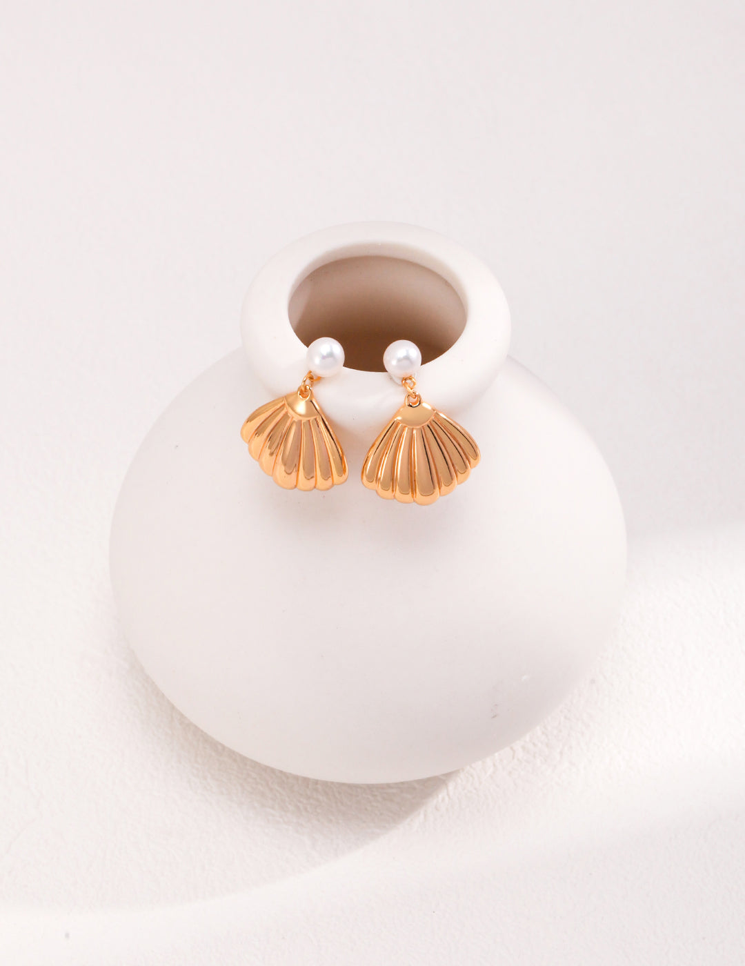 Summer Breeze: Pure Silver Shell Pearl Earrings
