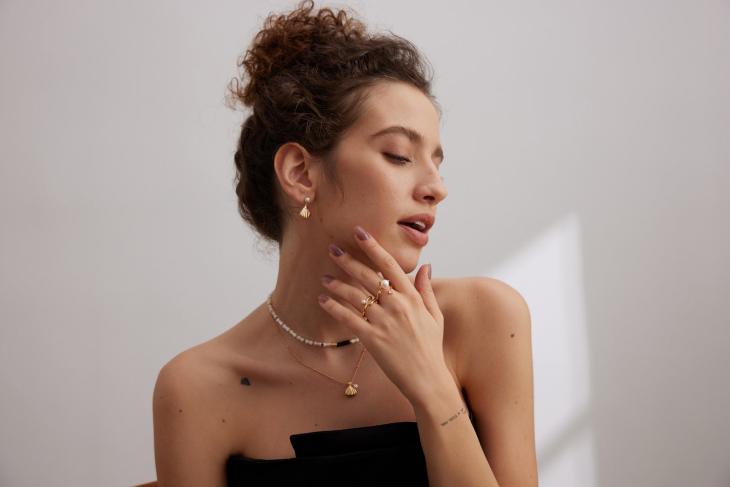 Summer Breeze: Pure Silver Shell Pearl Earrings