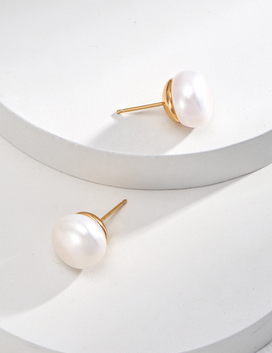 The White Pure Silver Pearl Stud Earrings