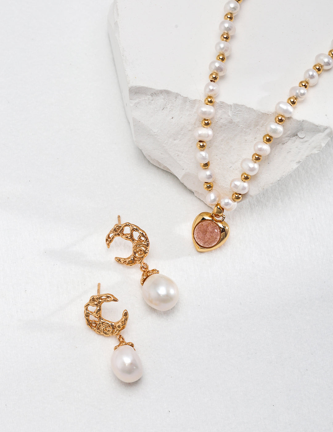 Sweet Fantasy Pearl Necklace with Strawberry Quartz Pendant