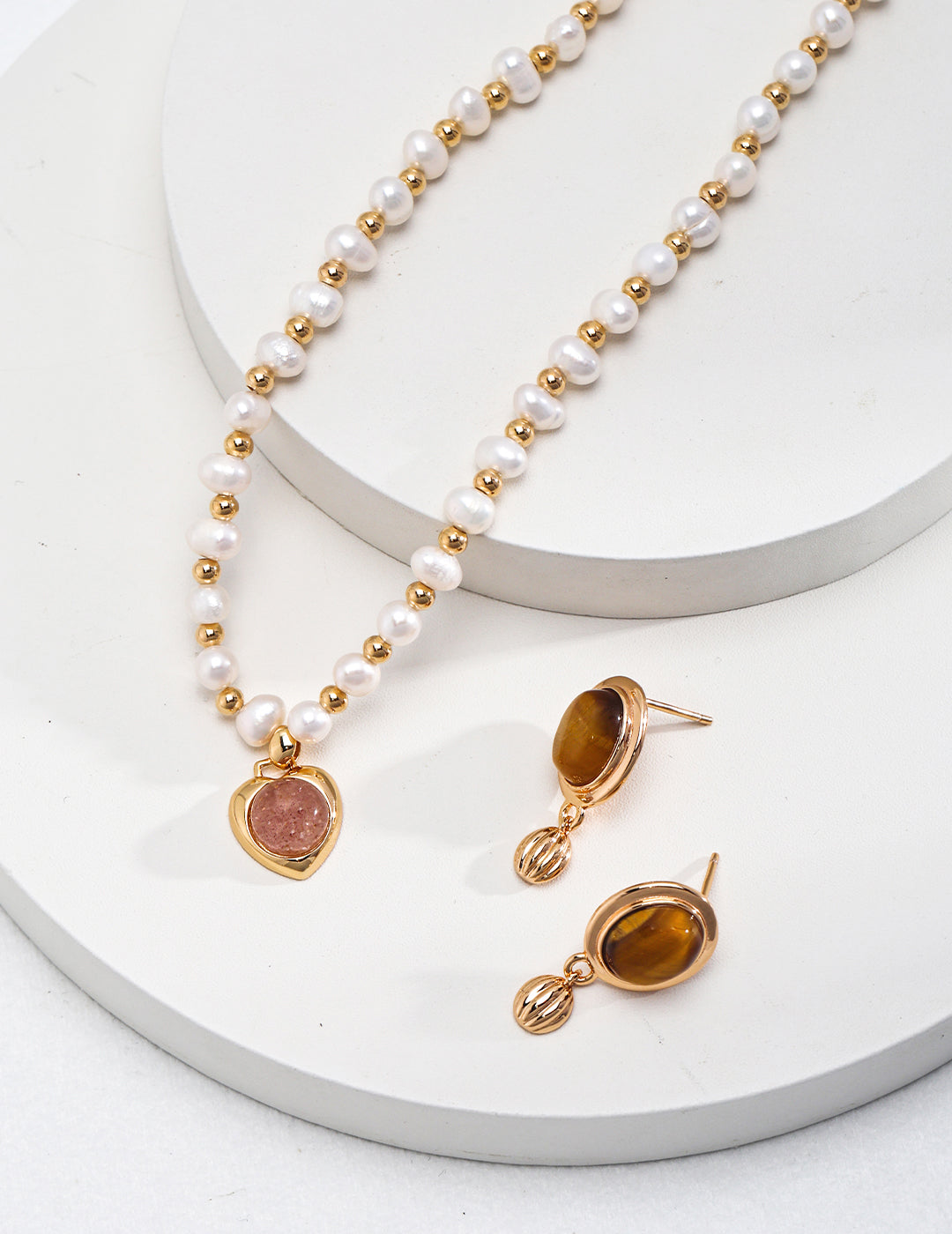 Sweet Fantasy Pearl Necklace with Strawberry Quartz Pendant