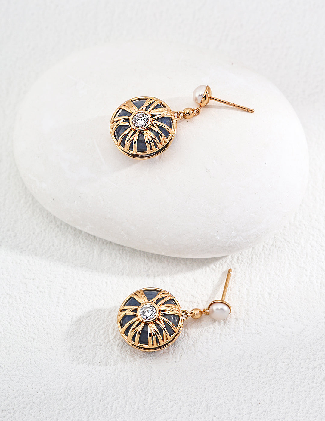 Mystic Night: Black Pendant Pearl Earrings