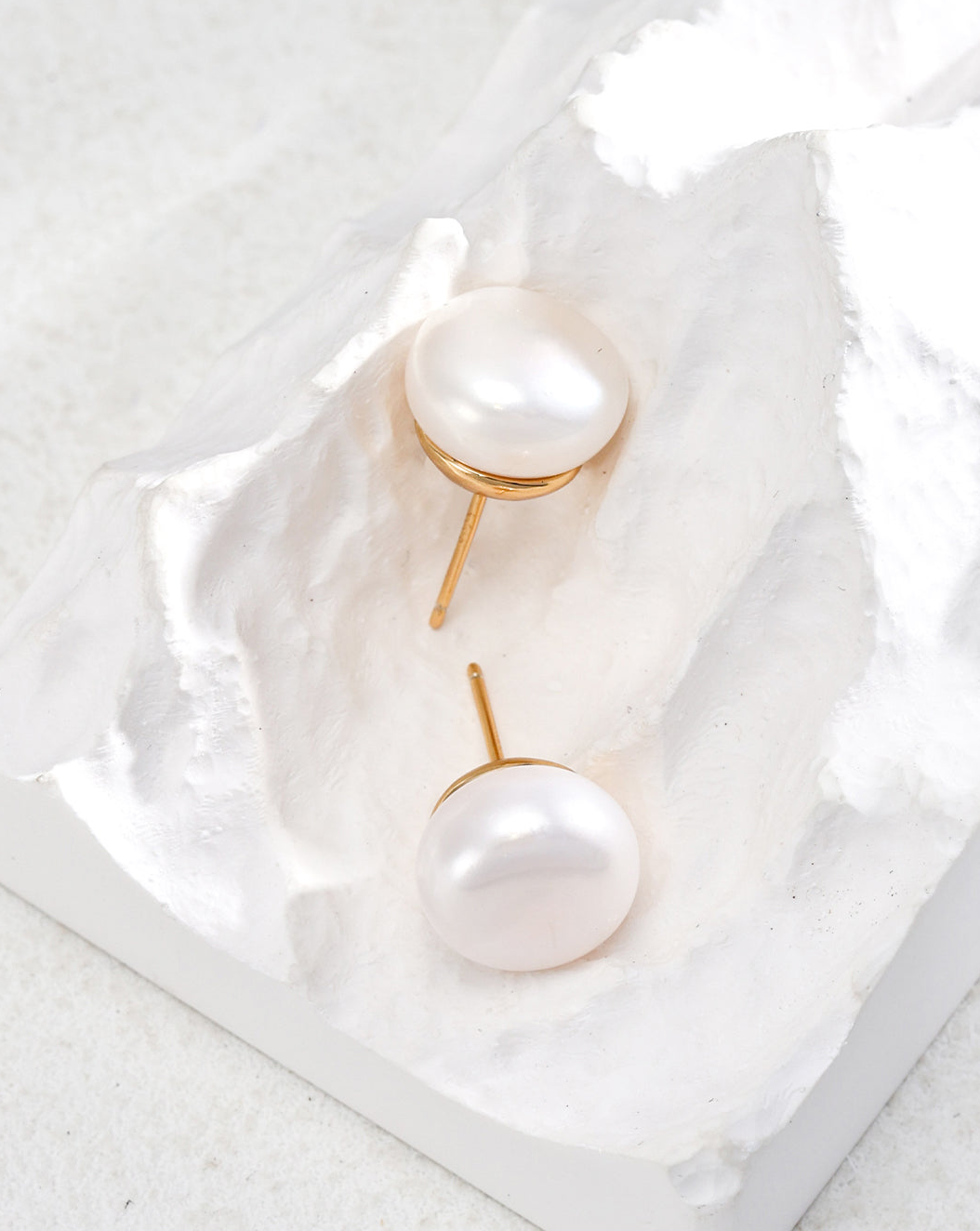 The White Pure Silver Pearl Stud Earrings