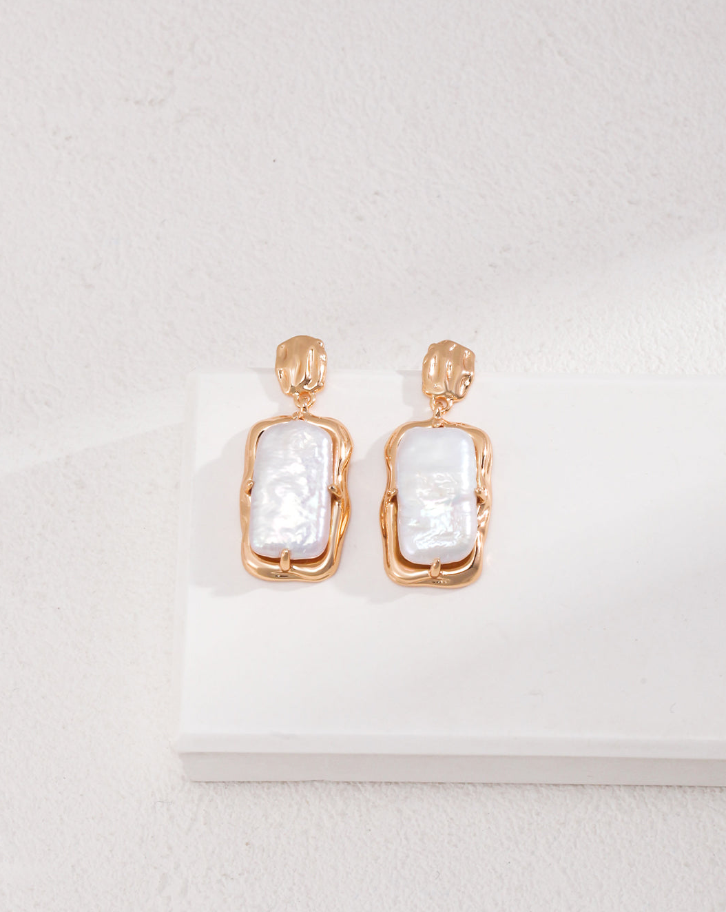 Radiant Ocean Square Pearl Stud Earrings