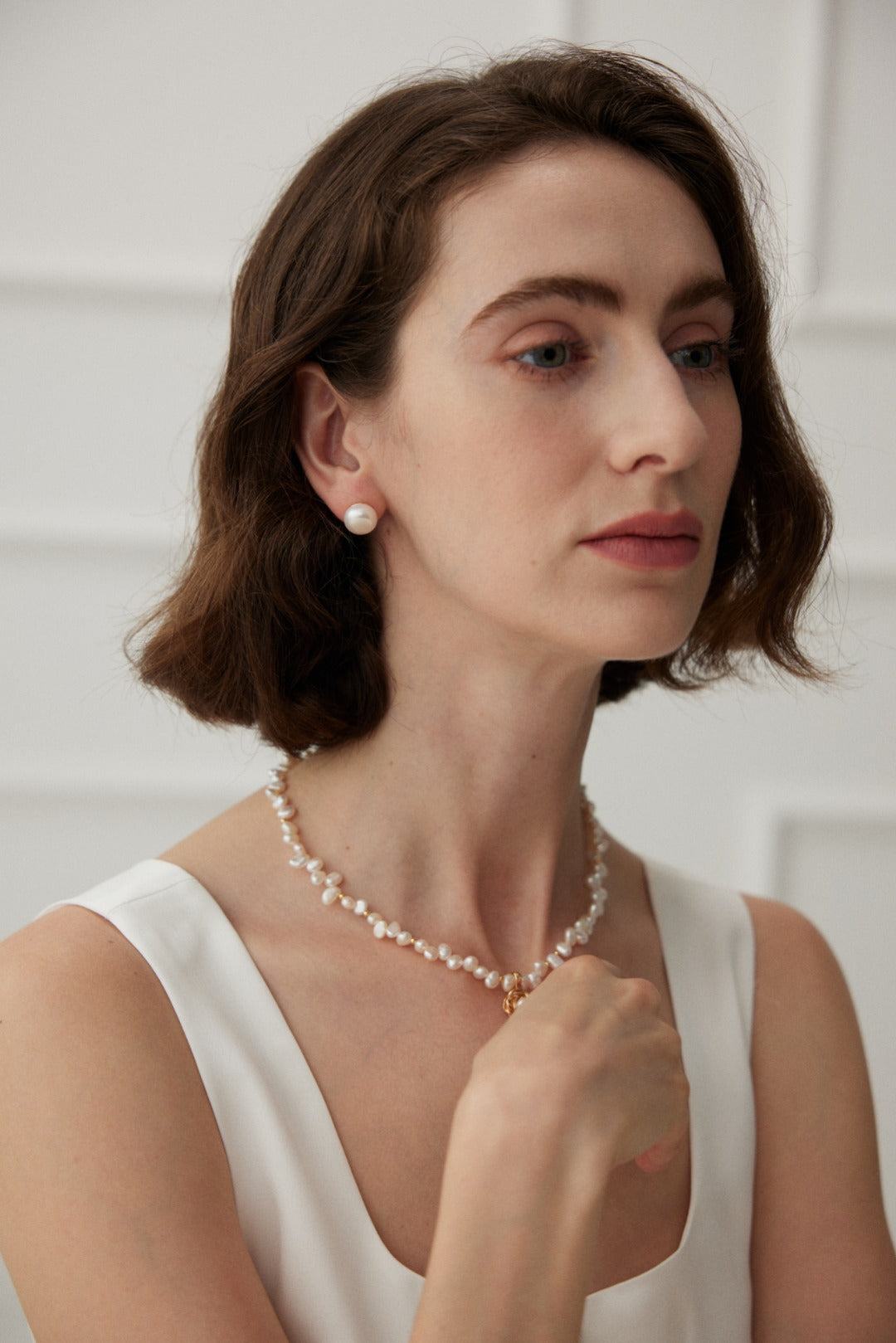 The White Pure Silver Pearl Stud Earrings