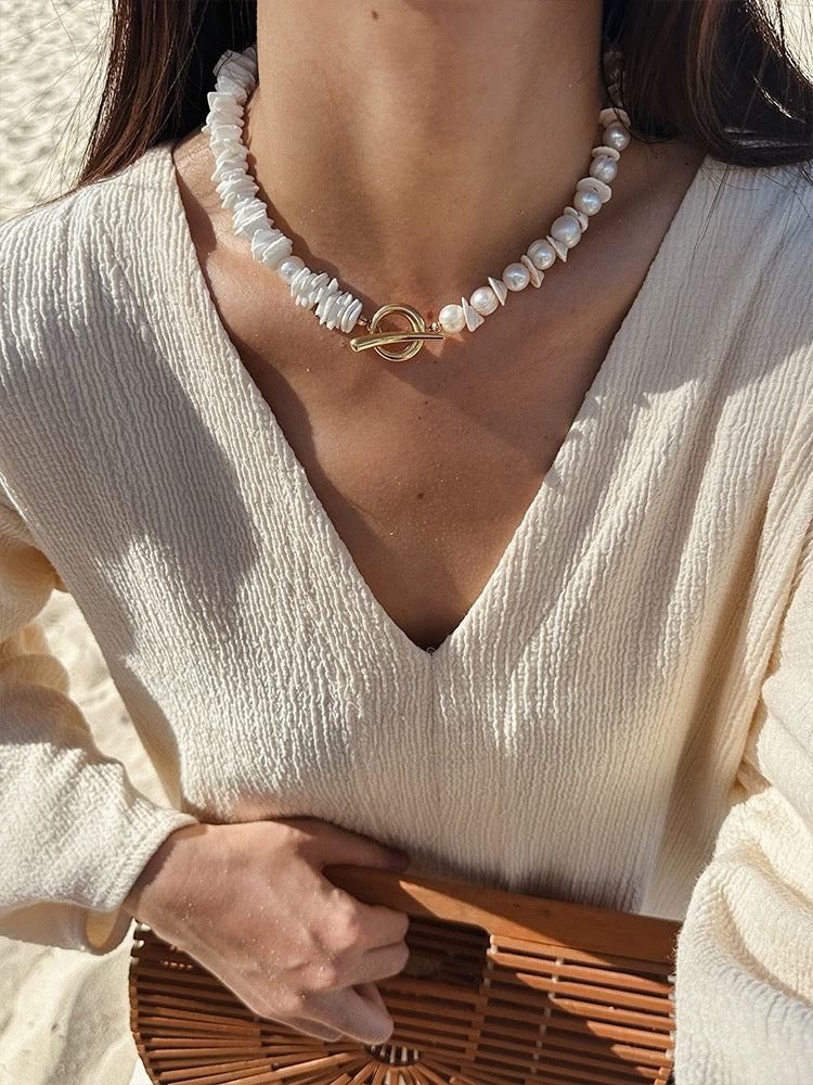 Sunlit Seashells: Pink and White Beach Bliss Necklace