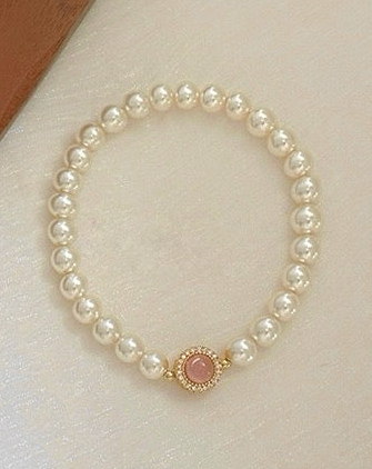 Pink Chalcedony and Pearl Bracelet: Light-Responsive Stone