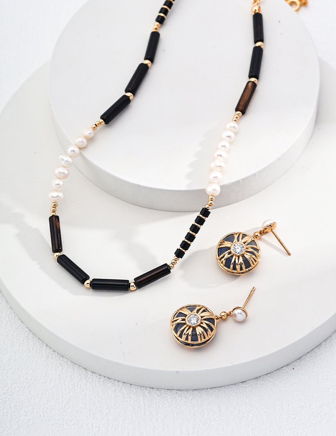 Mystic Noir: Pearl & Onyx Necklace